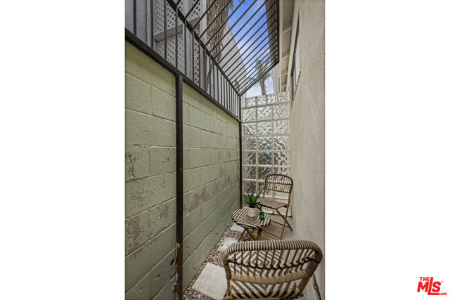 122 Thornton Place photo 39