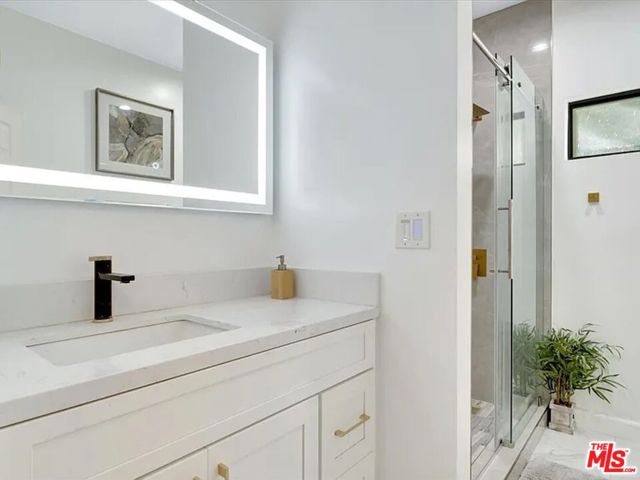 7939 W 80th Street, Playa del Rey CA: https://media.crmls.org/mediaz/9365bfb1-8a45-4215-ae0a-9cbe8638e657.jpg