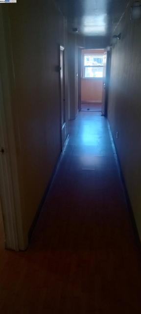 1059 Santa Clara Ave, Alameda CA: https://media.crmls.org/mediaz/9365dc85-8e3a-4066-8d2d-163c03e72adf.jpg