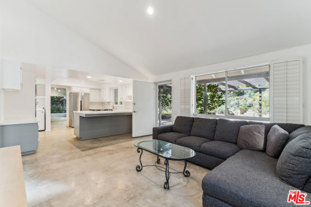 13443 Bayliss Road, Los Angeles CA: https://media.crmls.org/mediaz/93660652-8a8c-4de7-a3d0-14ef1acfa708.jpg