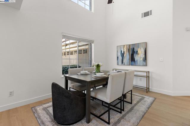 1387 Meadow Ct, Livermore CA: https://media.crmls.org/mediaz/93665766-1729-477c-9365-76212b31f961.jpg