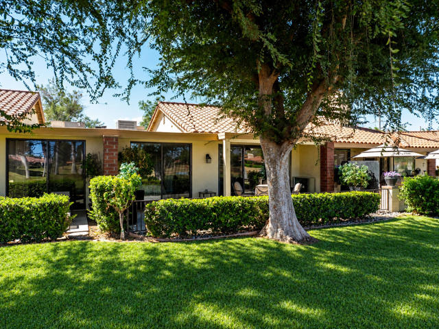 148 Las Lomas, Palm Desert, CA 92260