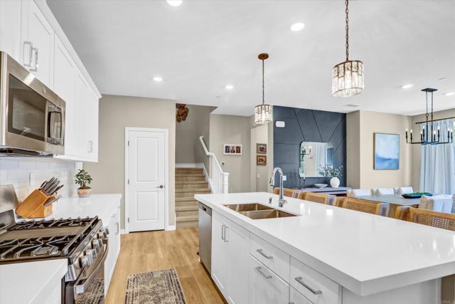 Detail Gallery Image 11 of 32 For 2332 Trevi Cir, Chula Vista,  CA 91913 - 4 Beds | 3 Baths