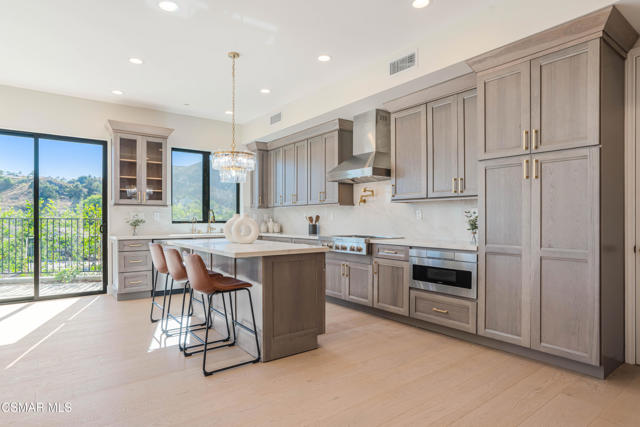 252 Capri Drive, Simi Valley CA: https://media.crmls.org/mediaz/9366ebb3-df33-4396-9a92-4f8359355ba2.jpg