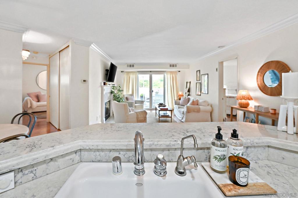 MLS #250036994SD image #11