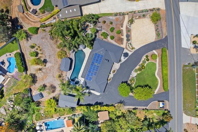 2085 Valley View Boulevard, El Cajon CA: https://media.crmls.org/mediaz/9367bef2-125c-4dbe-b108-cf6449fb0e45.jpg