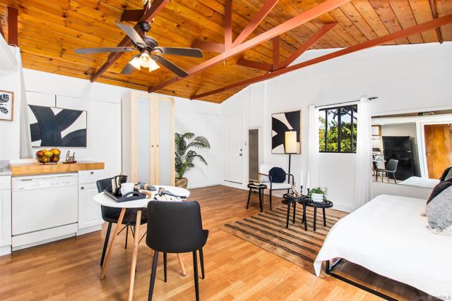 4723 Boulder Pl, La Mesa CA: https://media.crmls.org/mediaz/9367dc25-2d38-4538-9771-fe2f109d4c96.jpg