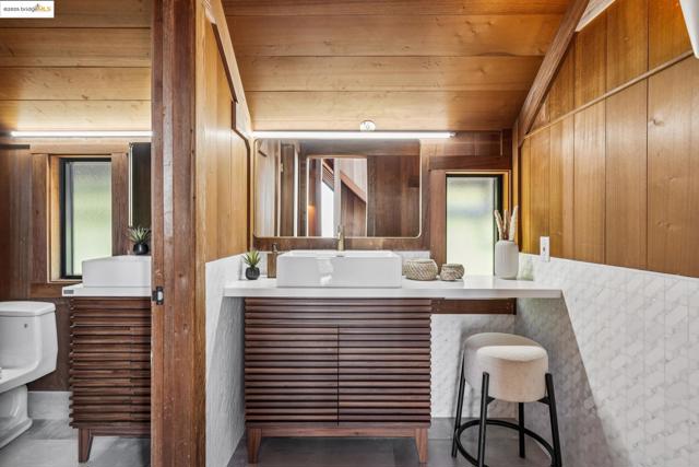 690 PANORAMIC WAY, Berkeley CA: https://media.crmls.org/mediaz/9368203e-70db-4230-b4de-90b70a8069e2.jpg