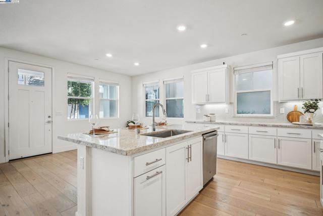 Image 17 of 60 For 37450 Watersail Way