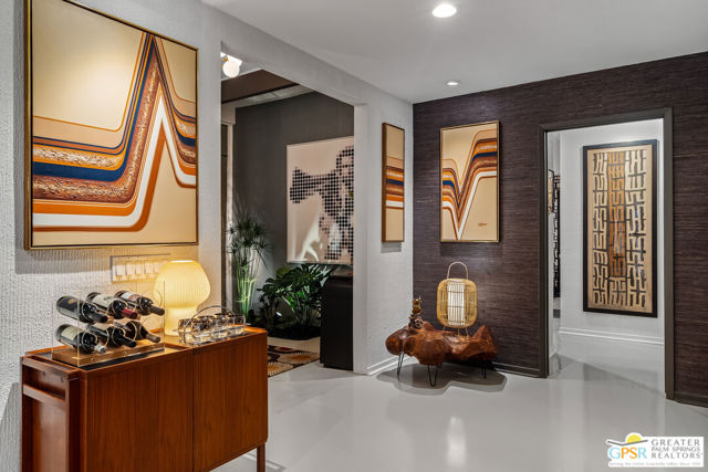 2455 S Via Lazo, Palm Springs CA: https://media.crmls.org/mediaz/9368e45d-9b91-4c46-b309-06d987bf267b.jpg