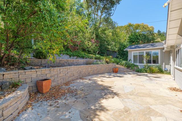 225 N Almenar Drive,  CA: https://media.crmls.org/mediaz/93699c6f-f637-4424-b8bb-41f04c821d73.jpg