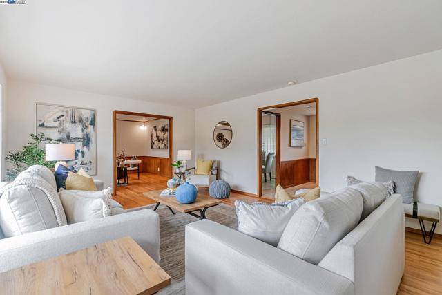 38426 Kimbro St, Fremont CA: https://media.crmls.org/mediaz/9369a547-ccec-4292-8381-f9a69eac9875.jpg