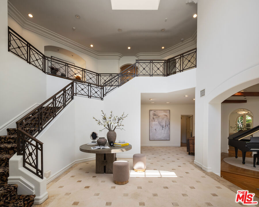 MLS #26854697 image #2