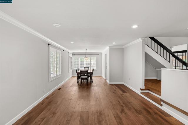 4403 Winterberry Ct, Concord CA: https://media.crmls.org/mediaz/9369fa5e-8fcd-48aa-bca4-3c468ba6fcce.jpg