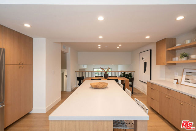 13245 Fiji Way, Marina del Rey CA: https://media.crmls.org/mediaz/936a1fe1-976c-453f-b372-688a16f08e5e.jpg