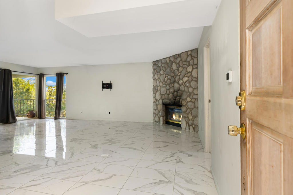 MLS #219139106DA image #2