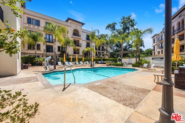 23500 Park Sorrento, Calabasas CA: https://media.crmls.org/mediaz/936a7144-5d1a-43bd-a7cd-b861f273864b.jpg