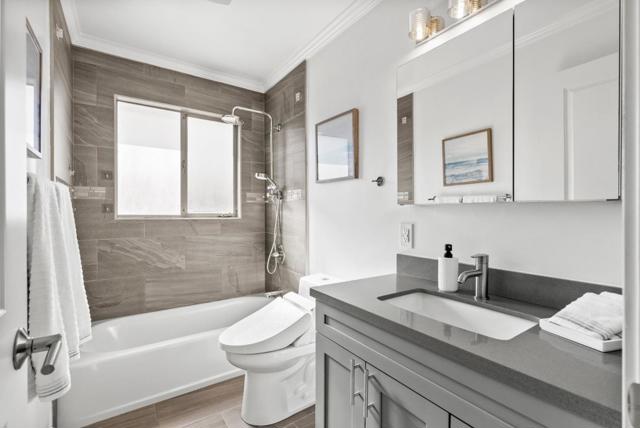1640 Marina Court, San Mateo CA: https://media.crmls.org/mediaz/936ac8b7-b523-4a49-a14b-8330cf15a4e1.jpg