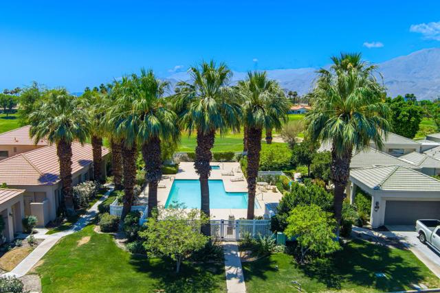 80601 Oak Tree, La Quinta CA: https://media.crmls.org/mediaz/936b985d-bcdc-4828-97a5-4c5b795127a4.jpg