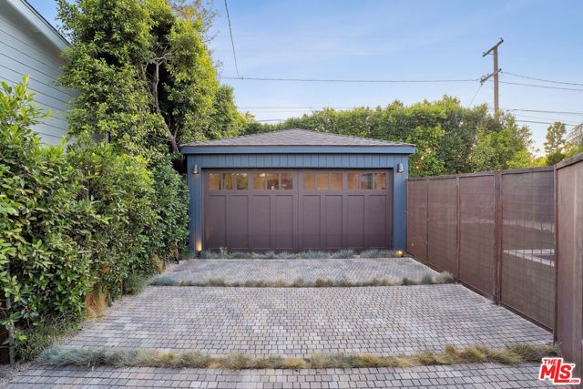4539 Atoll Avenue, Sherman Oaks CA: https://media.crmls.org/mediaz/936be358-169b-490f-bcbb-d925c7e26b53.jpg