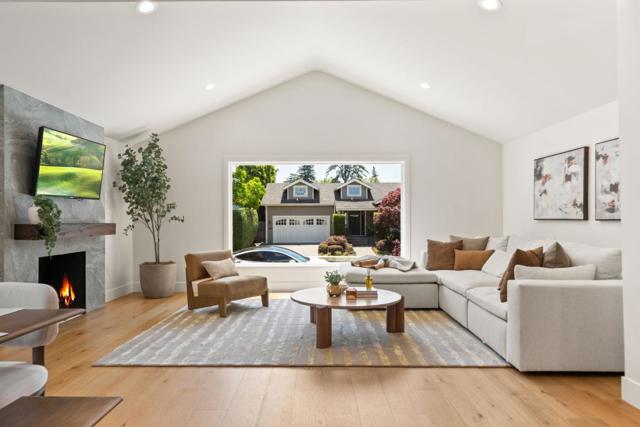 1025 Walnut Street, San Carlos CA: https://media.crmls.org/mediaz/936c7935-4a30-4073-bc59-f88169ff4c76.jpg