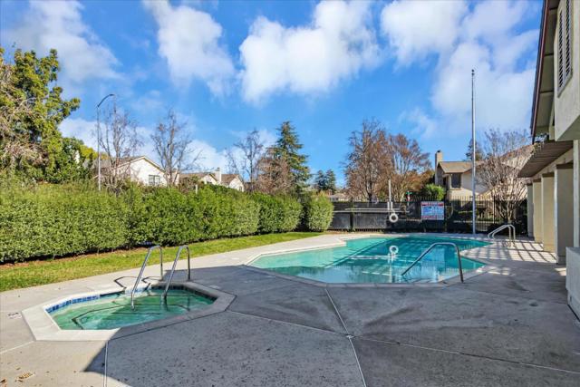 940 Cherry Glen Terrace, Fremont CA: https://media.crmls.org/mediaz/936c92fa-0b94-462c-bbe9-73576e75bcc4.jpg