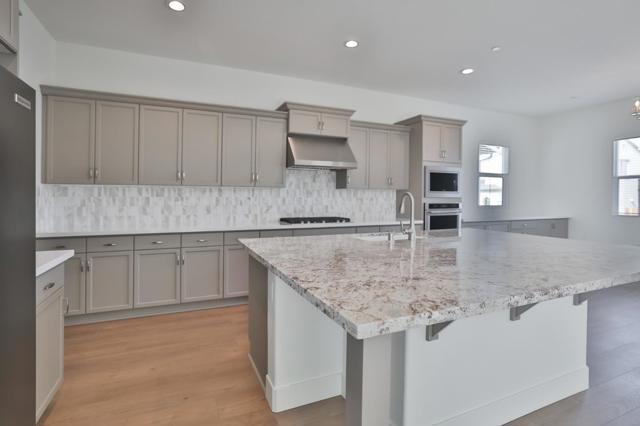 590 Santa Lucia Way, Marina CA: https://media.crmls.org/mediaz/936c9943-fab0-44d4-b01e-043d945a1165.jpg