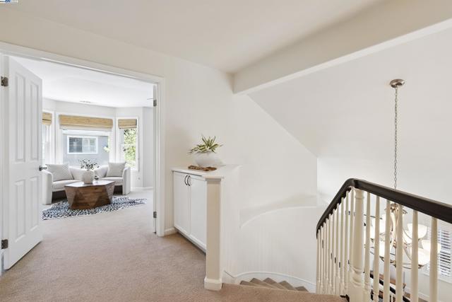 1687 Silverwood Ct, Danville CA: https://media.crmls.org/mediaz/936ca65d-3514-4de2-94e4-d8d671fa6204.jpg