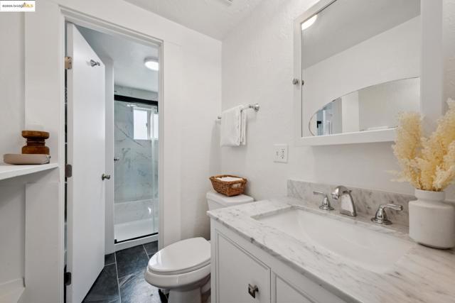 3116 Harrison St, Oakland CA: https://media.crmls.org/mediaz/936ced9c-5a61-42ad-b6c5-d3d5d7924ca6.jpg