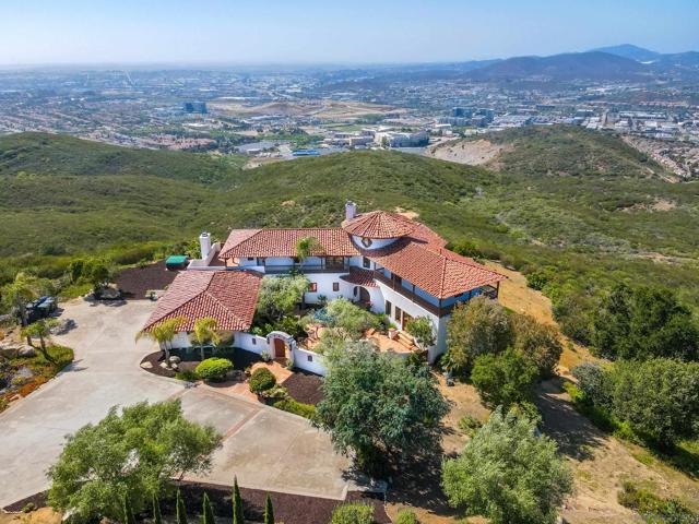 859 Cocos Dr, San Marcos CA: https://media.crmls.org/mediaz/936d4c00-8524-486b-8ac9-bfcf69e648ef.jpg
