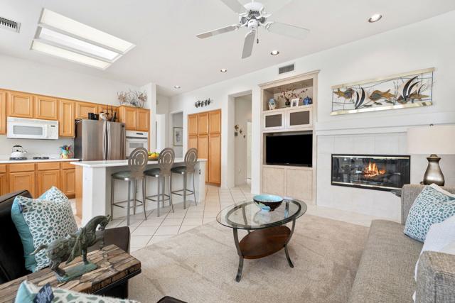 78197 Bonanza Drive, Palm Desert CA: https://media.crmls.org/mediaz/936d6728-35ce-47dc-9b61-d34a176b8172.jpg