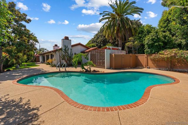 857 Hymettus Ave, Encinitas CA: https://media.crmls.org/mediaz/936db9a3-17a2-44ad-af5e-2f6b205df71b.jpg
