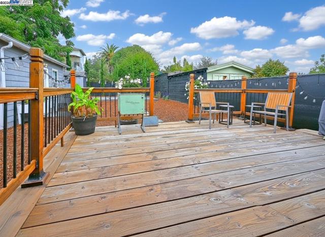 5706 Brookdale Ave, Oakland CA: https://media.crmls.org/mediaz/936df5f4-9fa8-4712-aeb9-fb649caddbca.jpg