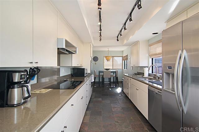 Detail Gallery Image 6 of 14 For 911 E Avenue #301,  Coronado,  CA 92118 - 3 Beds | 2/1 Baths