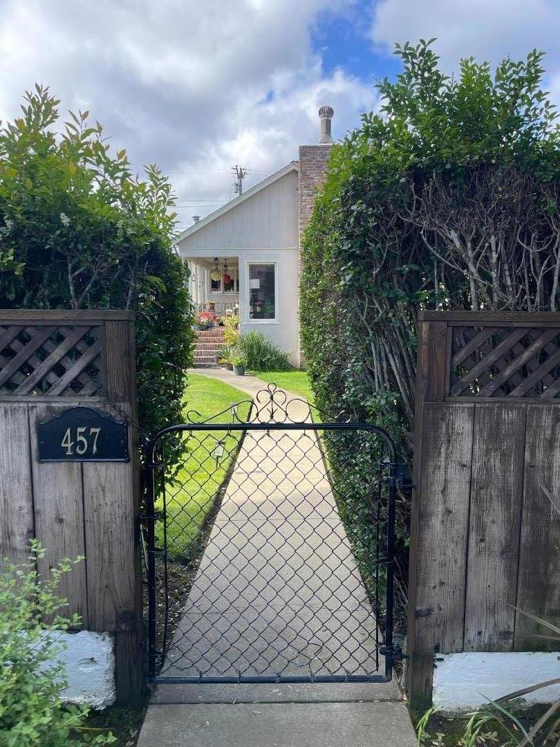 457 Commercial Avenue