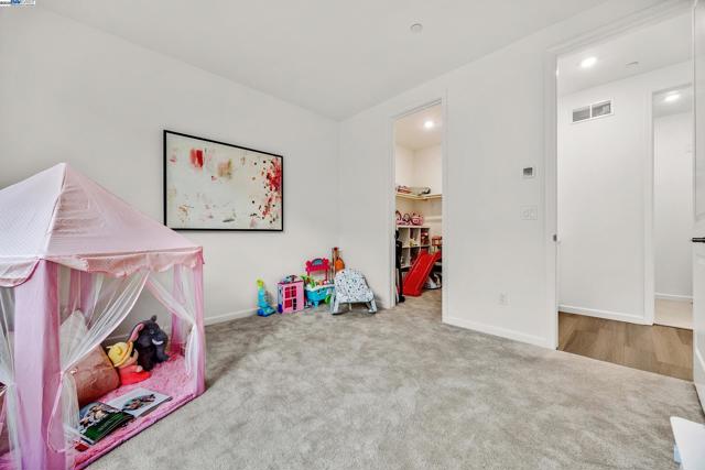 5422 Arnold Rd, Dublin CA: https://media.crmls.org/mediaz/936ef5c5-24b1-4dde-8c88-05813b3b9e89.jpg