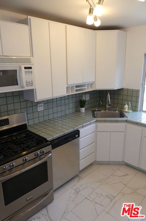 717 RAYMOND Avenue, 6 photo 7