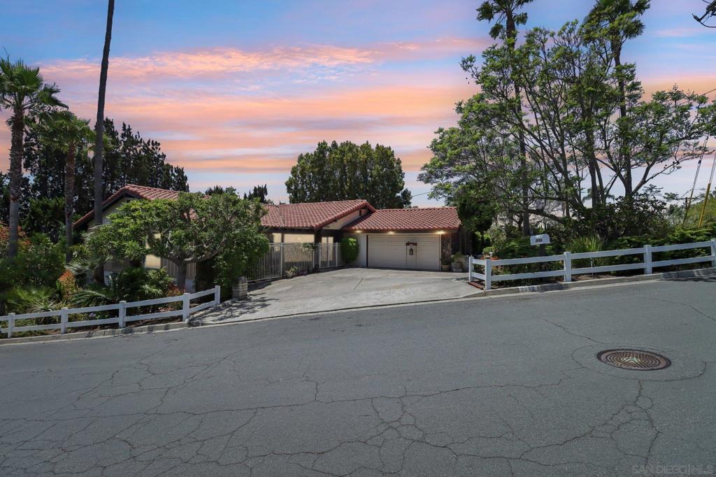 2090 Alta Vista Drive