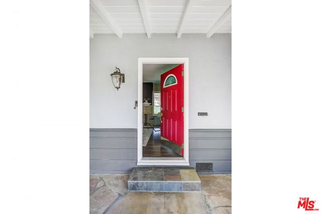 5926 Cleon Avenue photo 8