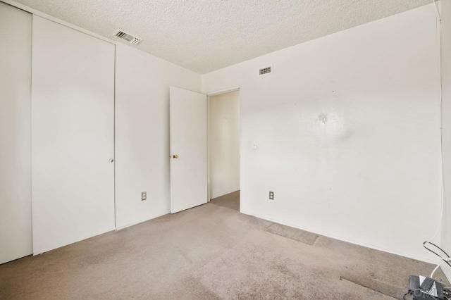 152 Leoma Ln, Chula Vista CA: https://media.crmls.org/mediaz/936ff0a1-9dca-432a-8e92-5c4483617720.jpg