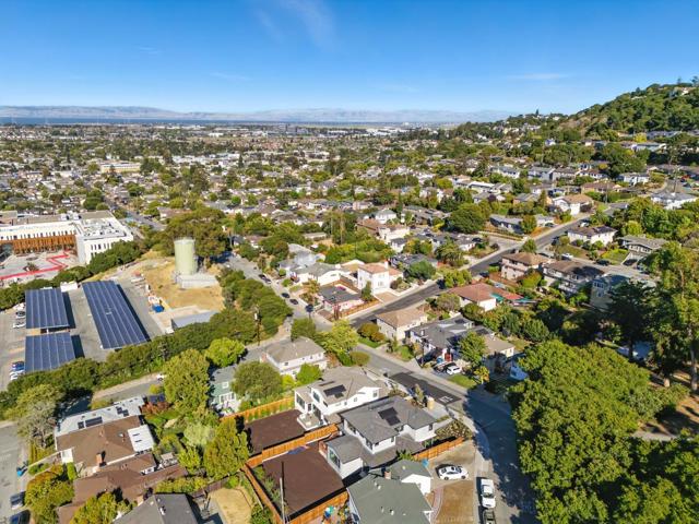312 W 39th Avenue, San Mateo CA: https://media.crmls.org/mediaz/936ffa4b-239b-4666-85af-ec6e4acbc957.jpg