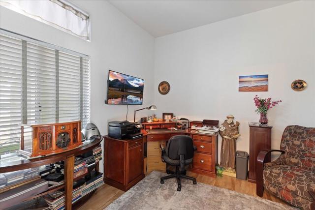 490 Chesapeake Terrace, Brentwood CA: https://media.crmls.org/mediaz/9370f329-b45a-4e99-910c-ee659b798d06.jpg