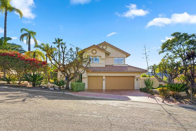 Detail Gallery Image 2 of 56 For 2763 Canyon Oak Pl, Escondido,  CA 92029 - 5 Beds | 3 Baths
