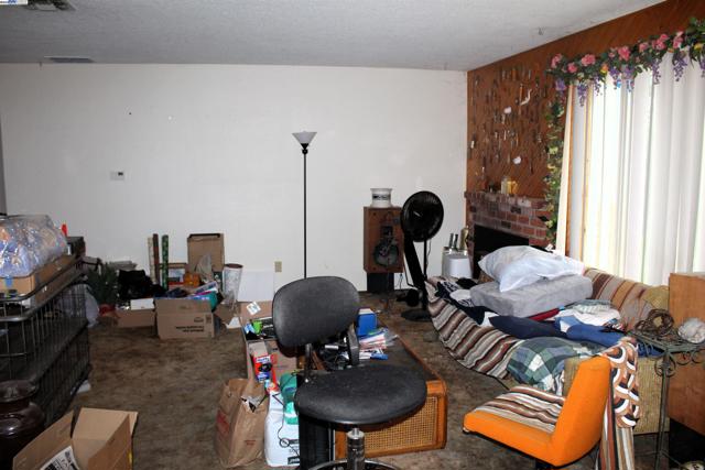 1830 Alegre Dr, Tracy CA: https://media.crmls.org/mediaz/93717647-34ca-46a0-8344-3a1c74369dd2.jpg