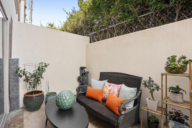 7520 Draper Ave, La Jolla CA: https://media.crmls.org/mediaz/9371f8e8-7a55-42a3-80ea-6d5fcf898d2c.jpg