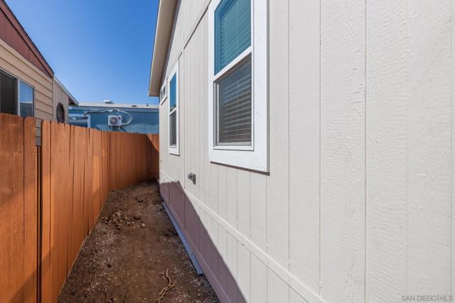 12044 Royal Rd, El Cajon CA: https://media.crmls.org/mediaz/93720af3-f2ab-48a7-bb4f-14335a48a02b.jpg