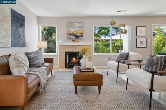 250 Ashley Circle, Danville CA: https://media.crmls.org/mediaz/93728b26-3b0a-4002-bd2c-3703f473a759.jpg