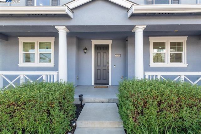 4206 Sunset View Dr, Dublin CA: https://media.crmls.org/mediaz/9373b4cd-92b5-424c-8c2f-4b4ea93cfd40.jpg