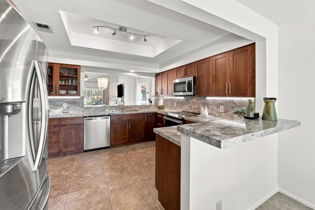 752 Vista Lago Drive N, Palm Desert, CA 92211
