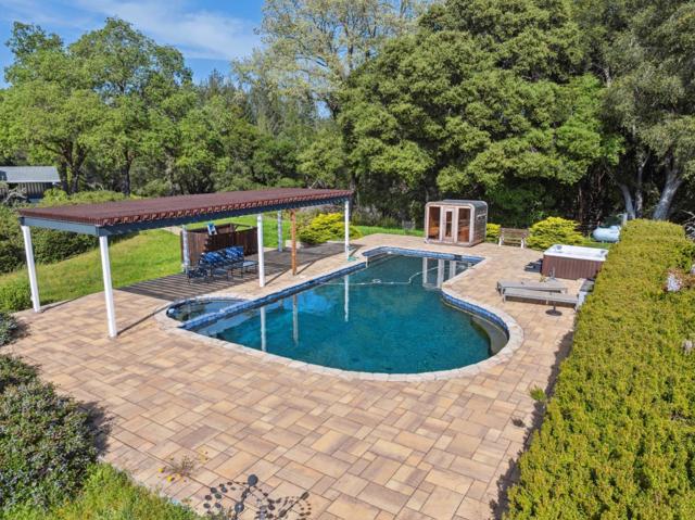 240 Buck Knoll Road, Boulder Creek CA: https://media.crmls.org/mediaz/93745616-4222-46b7-8944-b4a8a8e698e3.jpg